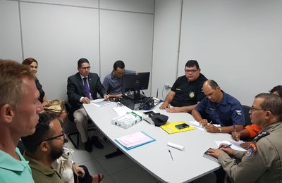 MPE/AL celebra TAC para ordenação dos festejos de São João em Delmiro Gouveia