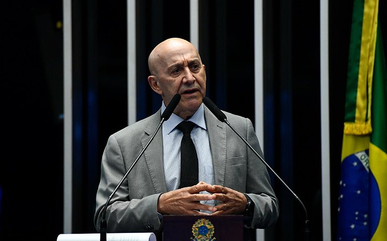 Confúcio Moura destaca importância da educação para o crescimento do país