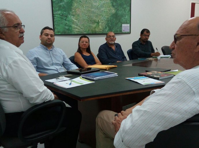 Rogério Teófilo recebe a visita de representante do Projeto Liga pela Paz