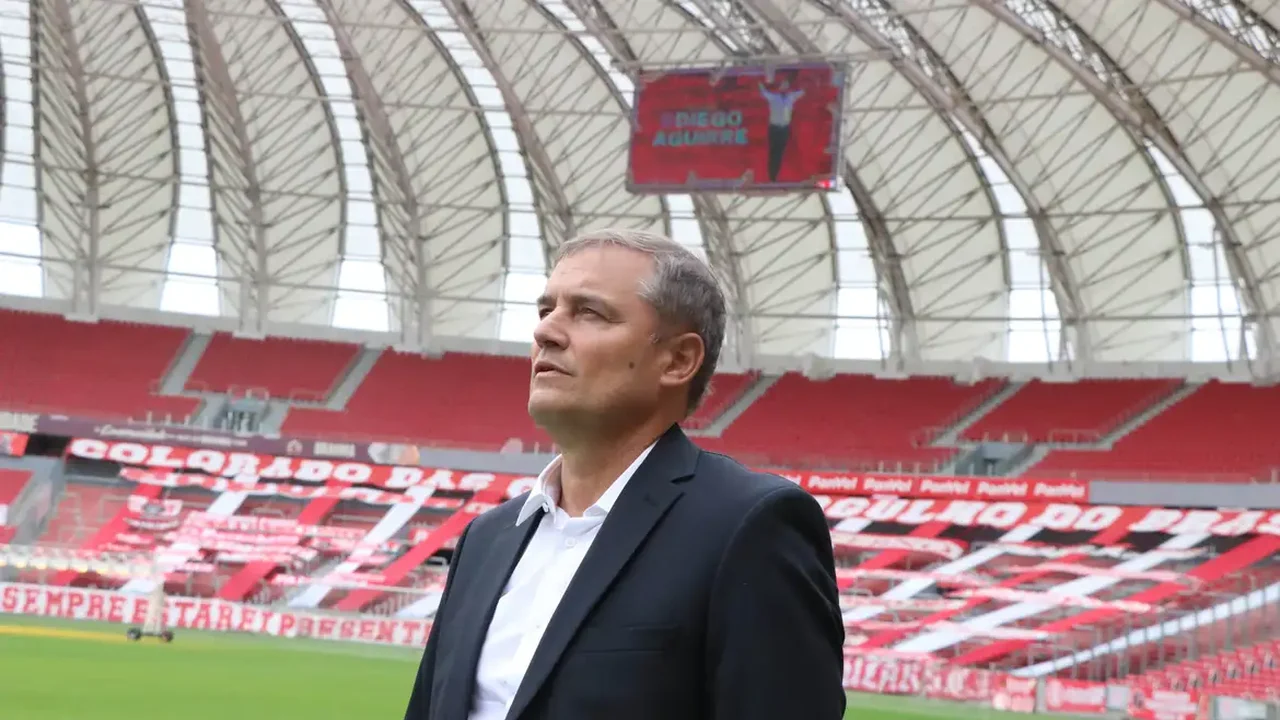 Demitido do Santos, técnico Diego Aguirre acerta retorno ao Peñarol: 'A fera voltou'