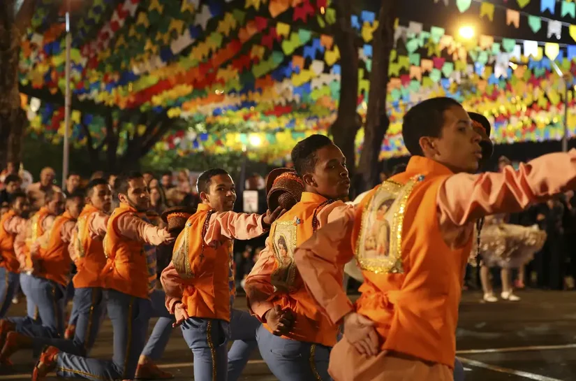 Com origem europeia, festas juninas misturam devoção, comidas e danças