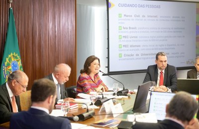 “Seguir garantindo que cada brasileiro receba benefícios das nossas políticas públicas”, afirma Miriam Belchior durante balanço de entregas