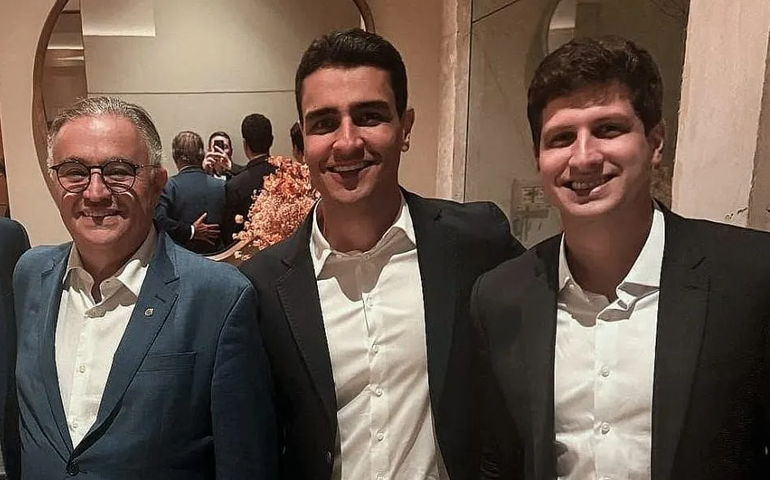 A imagem dos Joãos que pode responder sobre o futuro de JHC. Será?
