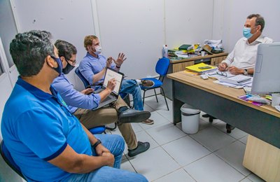 Prefeitura firma parceria para promover a exportação de frutas produzidas em Arapiraca