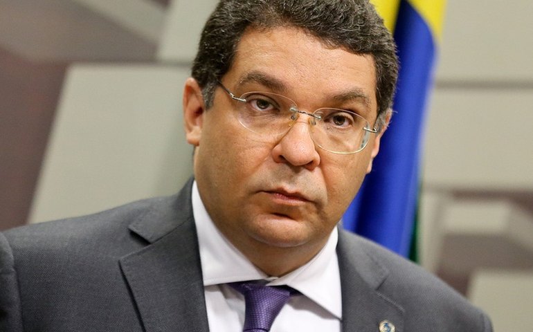 Não há dificuldade em vender títulos de curto prazo, diz Mansueto