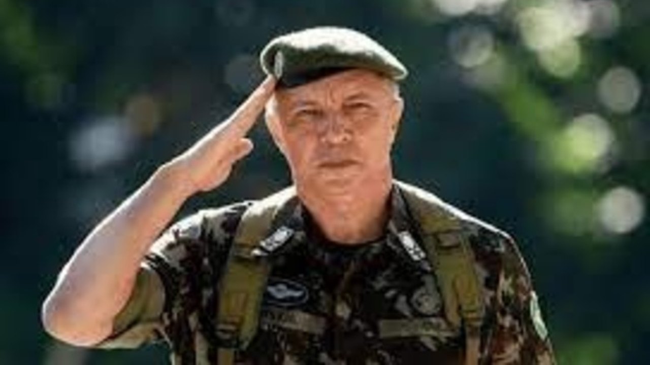 Tem de respeitar o resultado da urna, diz comandante do Sudeste