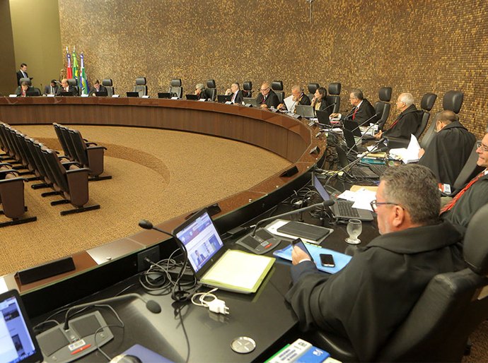 Pedido de vista suspende julgamento sobre inconstitucionalidade de aposentadoria aos 75