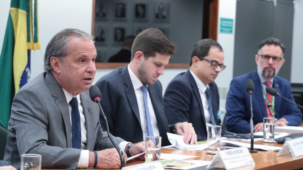Tadeu Alencar deixa Ministério do Empreendedorismo após 18 dias e cita 'tensões indesejadas' no PSB