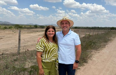 Ziane Costa e Paulo Dantas vistoriam início das obras de terraplanagem do aeroporto de Delmiro Gouveia