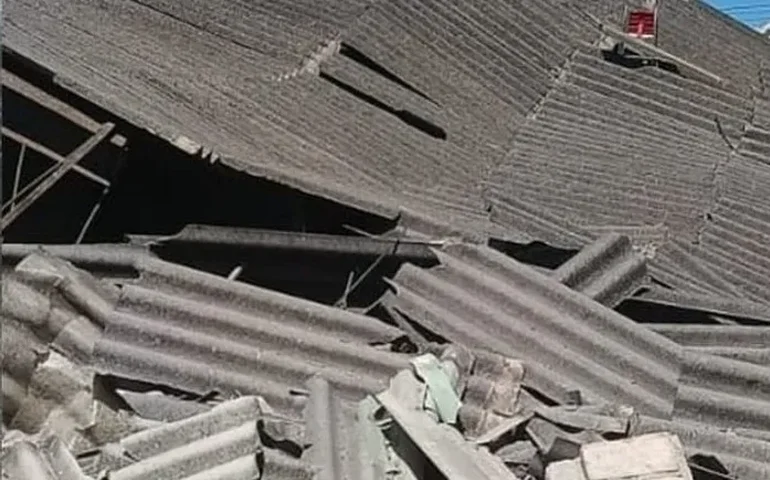 Desabamento no Mercado do Jaraguá provoca interdição de 10 estabelecimentos