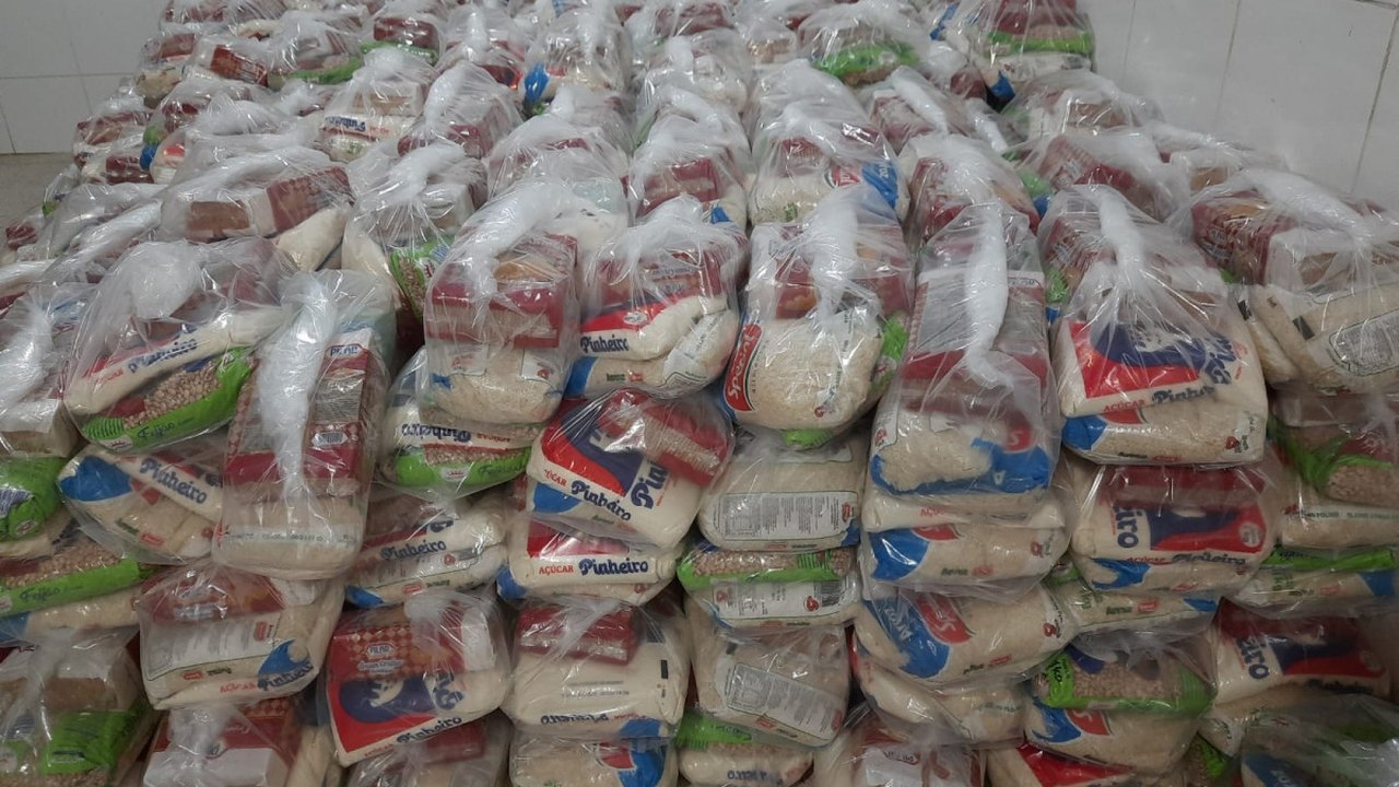Prefeitura de São Brás distribui kit escolar com alimentos para alunos da rede pública