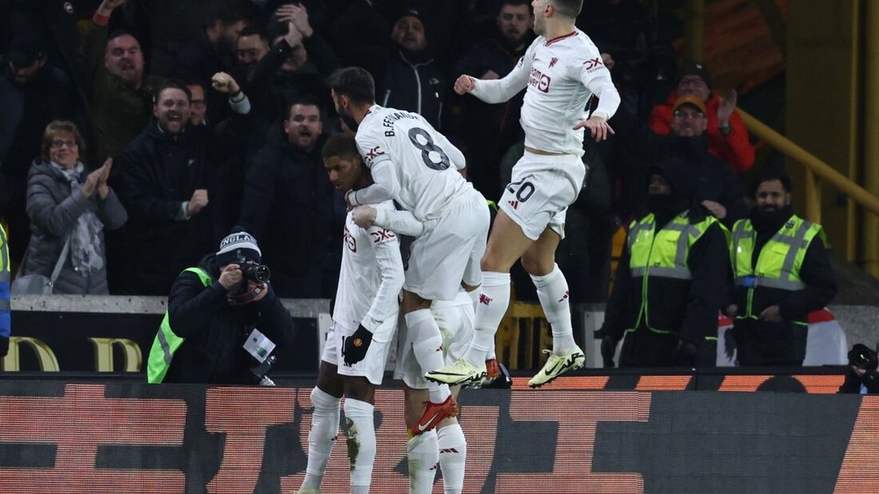 Rashford volta após balada e multa e marca em empolgante vitória do Manchester United