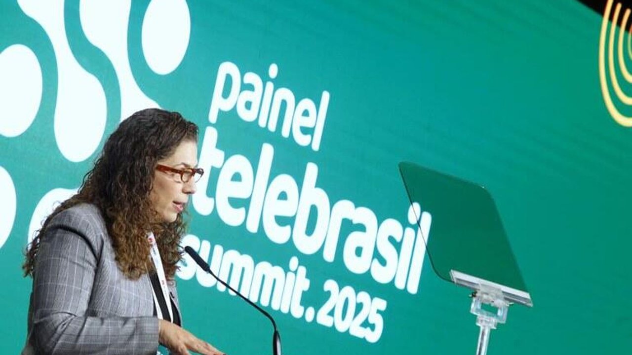 Governo brasileiro vai investir R$ 23 bilhões em inteligência artificial, anuncia ministra