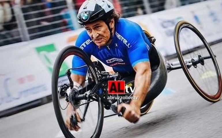 Cinco meses após acidente, Zanardi é transferido para hospital em Pádua