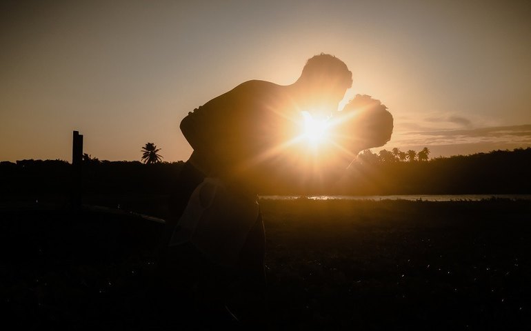 Fotógrafo se consolida em Maceió com ensaios voltados ao público LGBTQIA+