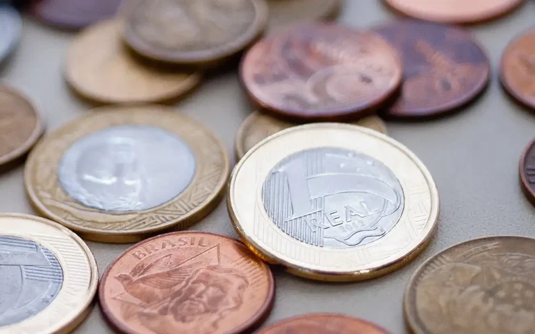 Moedas raras de R$ 1 podem valer até R$ 1.200