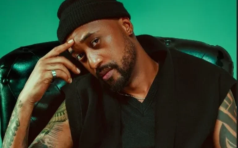 Milthinho transforma aniversário em álbum ao vivo e apresenta 'Milthinho em Casa'
