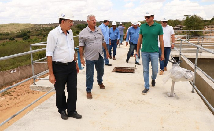 Secretário Rui Palmeira esteve na ETA de Olho D’Água das Flores para verificar o andamento da obra Secretário Rui Palmeira esteve na ETA de Olho D’Água das Flores para verificar o andamento da obra