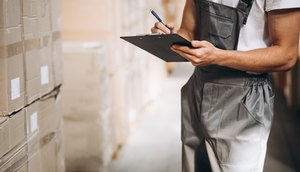 Recepcionista, Açougueiro e Estoquista: confira vagas de emprego disponíveis em Aracaju