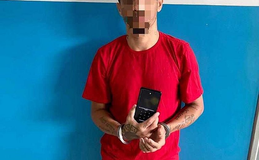 Reeducando é flagrado com celular no ﻿presídio em Alagoas