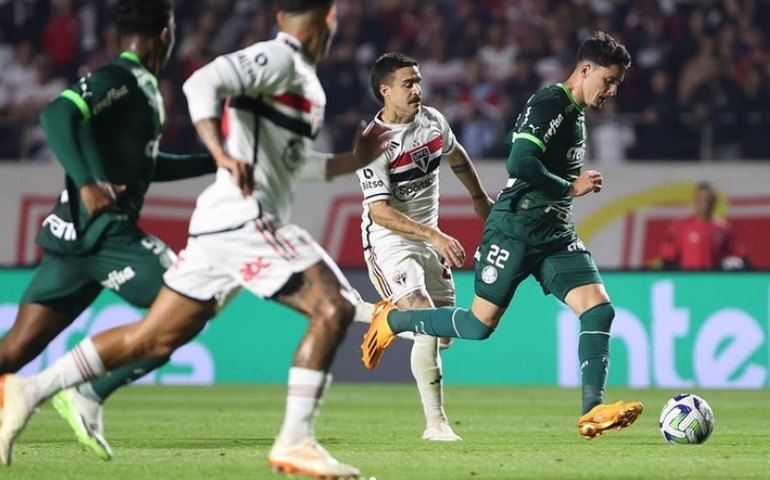 Briga em estação de metrô após São Paulo x Palmeiras termina com segurança ferido e depredação