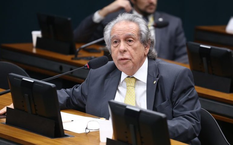 Projeto regulamenta uso compartilhado de calçadas e ciclovias por bicicletas e pedestres