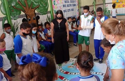 Escola realiza trabalho de conscientização alimentar com crianças da Rede