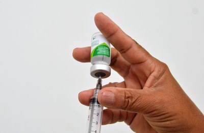 Municípios podem continuar vacinando até terminar o estoque do imunizante