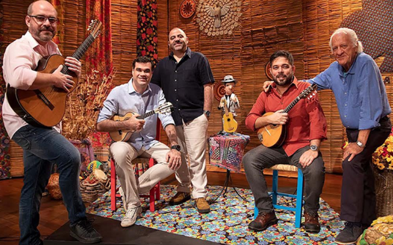 Casuarina lança audiovisual com Rolando Boldrin