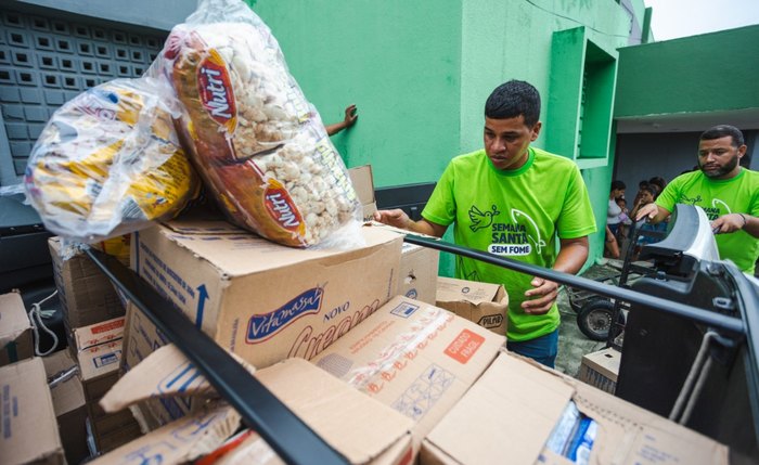 Incentivados pelo governo de Alagoas, por meio do programa Avança Grêmio, grêmios estudantis têm feito a diferença em cidade em situação de emergência por conta das chuvas.