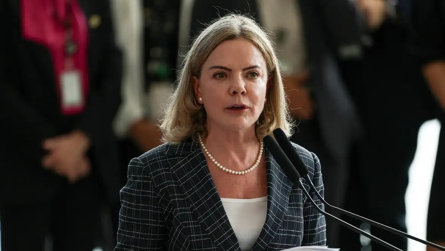 Gleisi Hoffmann tem agenda de reuniões com líderes do Congresso