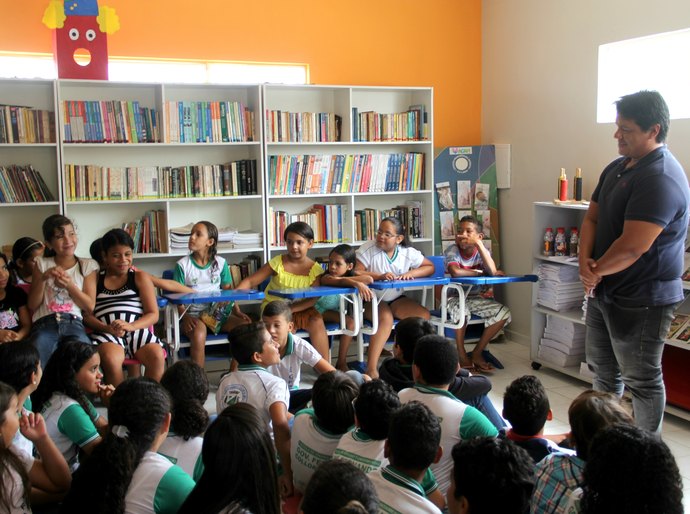 Arapiraca: universo do jornalismo é debatido no projeto “Papo com Leitura”