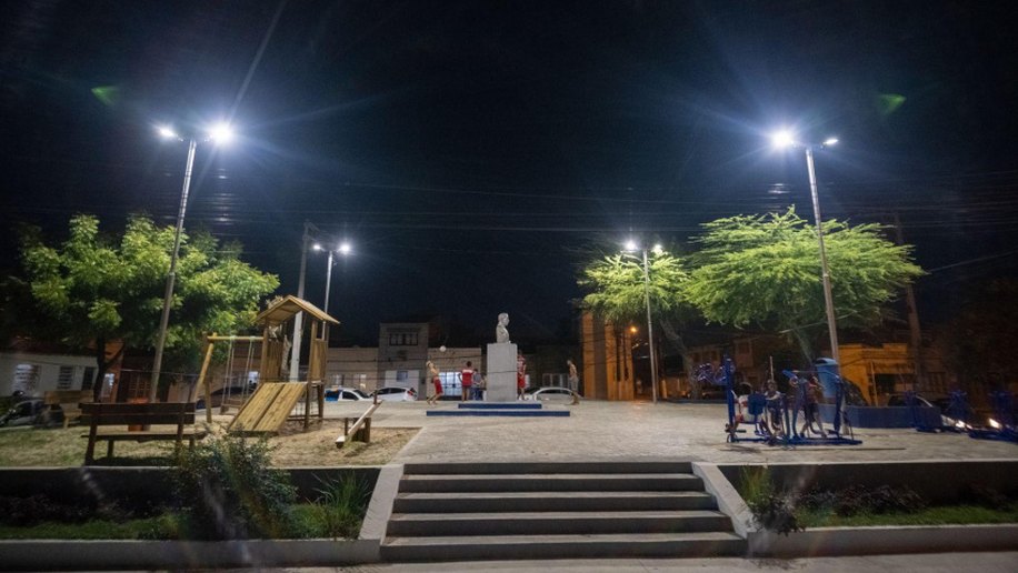 Praça Custódio de Melo, no Prado, ganha nova iluminação em LED
