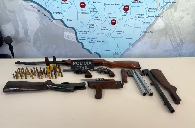 Acusados de homicídio, tráfico de drogas e outros crimes são alvos de operação, em AL