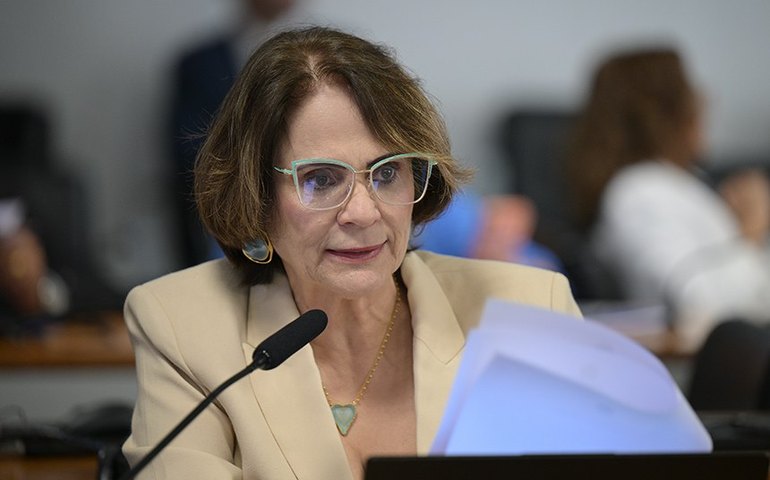 Espaço na 'Voz do Brasil' para combate à violência contra a mulher vai a Plenário