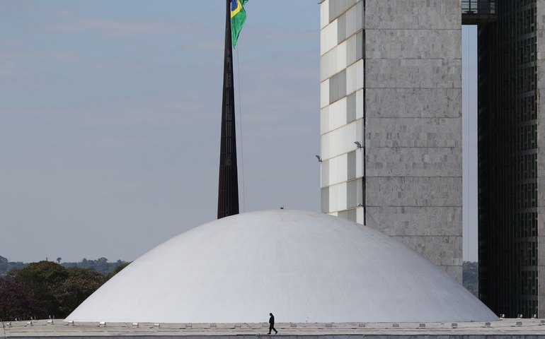 Relatório final da CPMI dos atos golpistas será apresentado amanhã