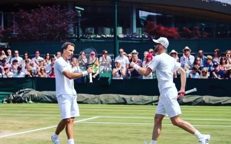 Bruno Soares e Jamie Murray quebram série ruim em virada na estreia de Cincinatti