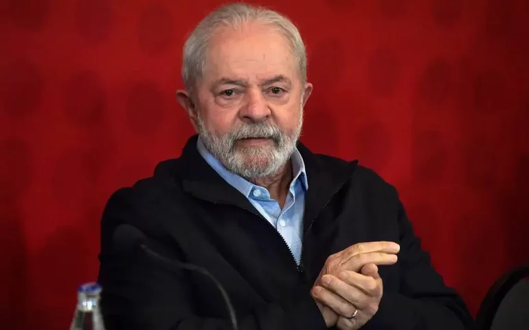 Lula enquadra ministros e empodera Rui Costa em reunião ministerial após crise do Pix