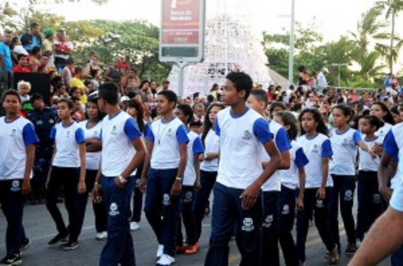 Alunos da Semed participam de Desfile Cívico nesta sexta