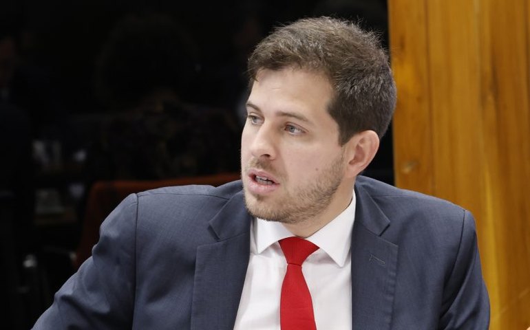 Comissão aprova projeto que amplia isenção de ISS para exportações de serviços