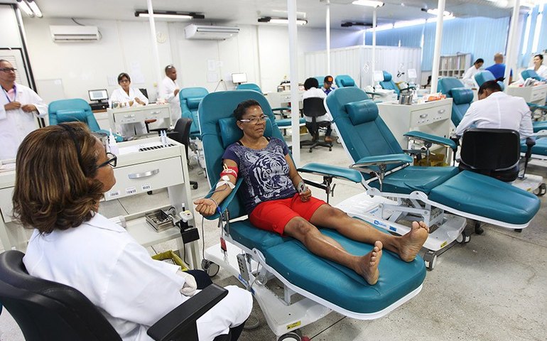 Lei garante atendimento prioritário para autista e doador de sangue