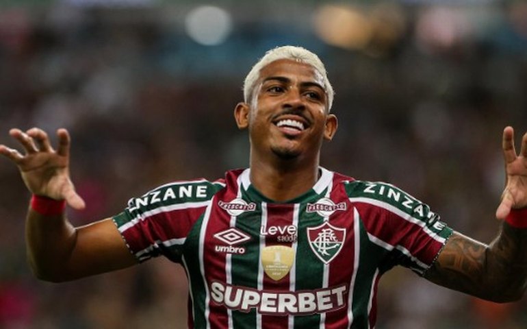 John Kennedy faz 1º treino em retorno ao Flu: 'Ansioso para reencontrar a torcida'