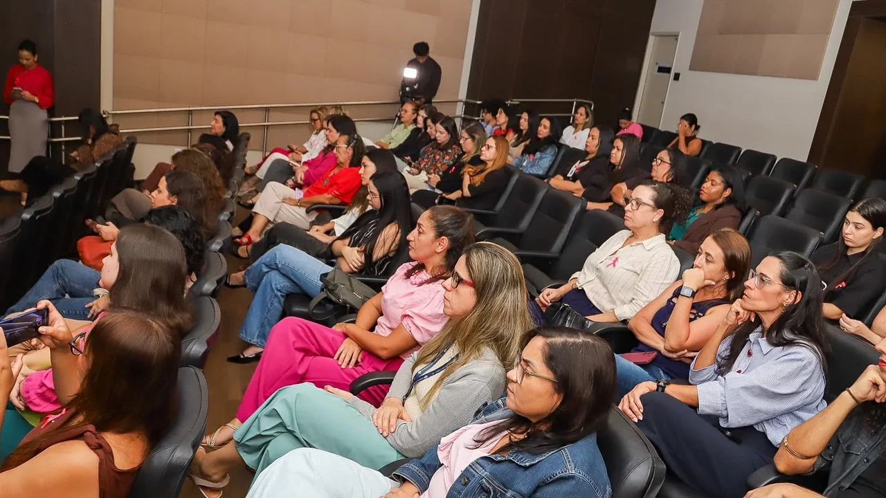 Ações do Outubro Rosa: Palestra destaca prevenção e diagnóstico precoce do câncer de mama