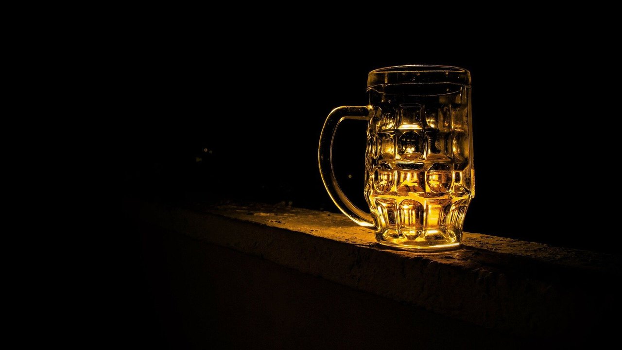 Lesões cerebrais e Alzheimer podem ter relação com consumo de álcool, aponta estudo brasileiro