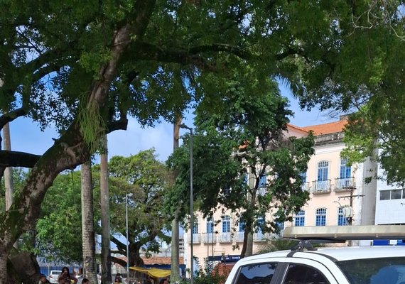 Moradores em situação de rua protestam por aluguel social após remoção da Praça Sinimbu