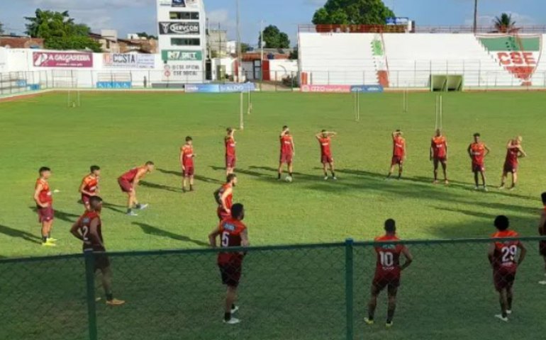 CSE finaliza preparação para confronto decisivo contra o Zumbi
