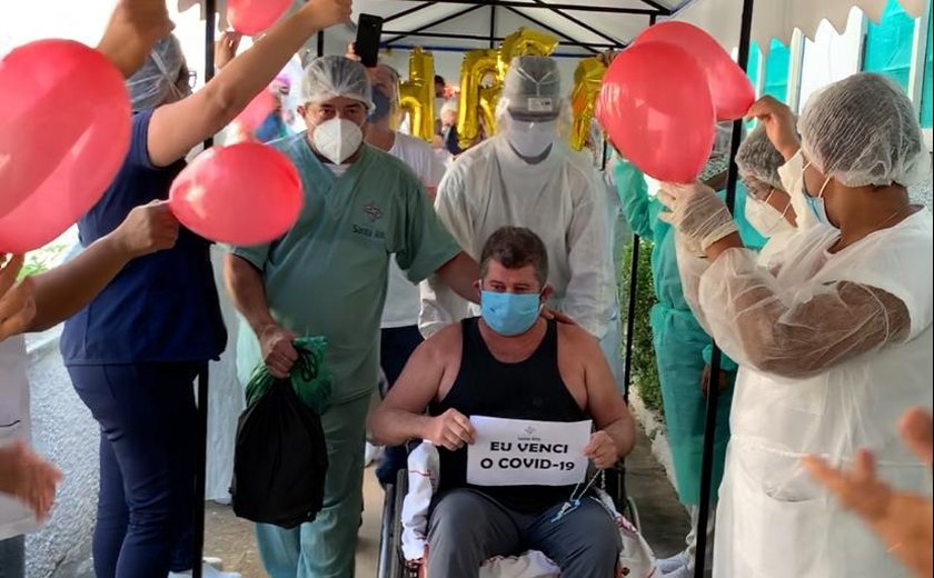 Hospital Santa Rita comemora alta médica de paciente que venceu o COVID-19