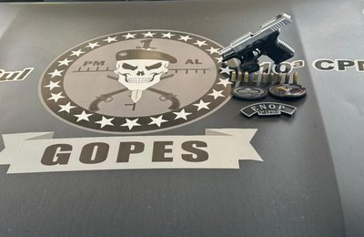 PM apreende duas pistolas e drogas em ações ostensivas na capital e interior