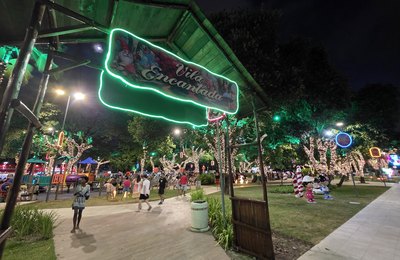 Abertura da Vila Encantada reúne centenas de famílias no Parque do Centenário