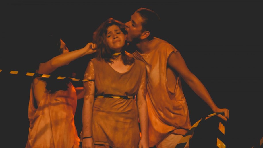 Quinta no Arena apresenta peça teatral Geni Não Recomendada